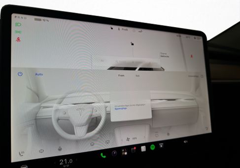 Tesla Model Y, 2022 3