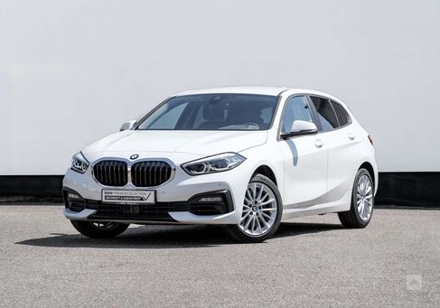 BMW 120, 2022