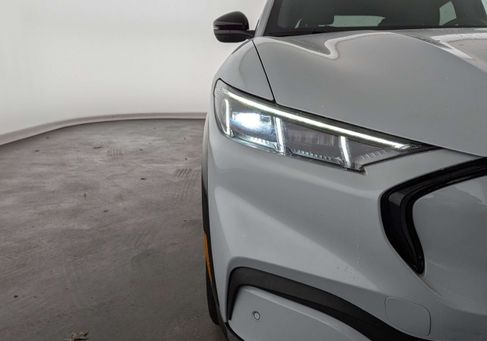 Ford Mustang Mach-E, 2022