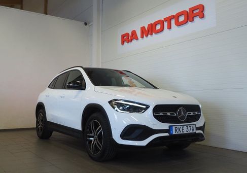 Mercedes-Benz GLA 200, 2021