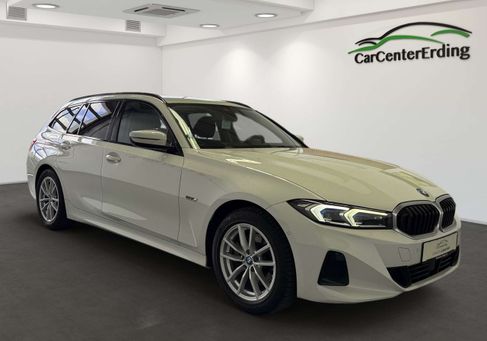 BMW 330, 2023