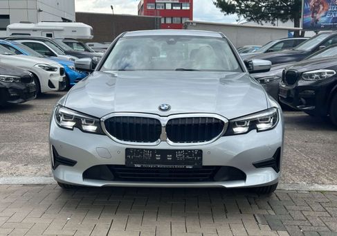 BMW 318, 2021