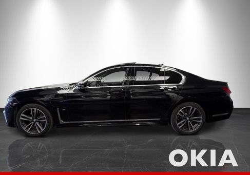 BMW 745, 2021
