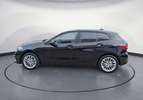 BMW 118, 2021
