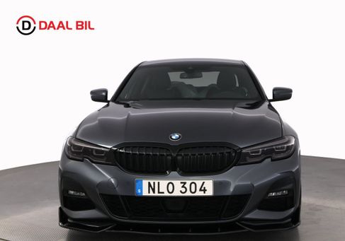 BMW 330, 2021