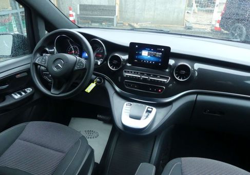 Mercedes-Benz V 220, 2022