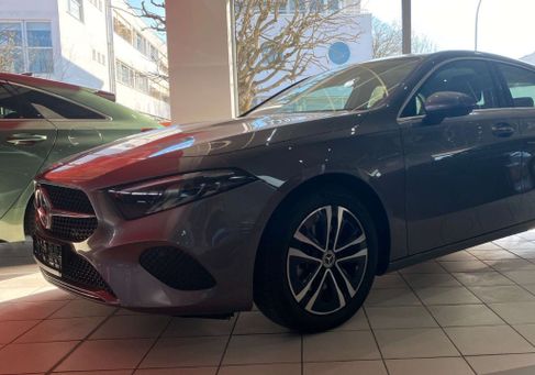 Mercedes-Benz A 200, 2024