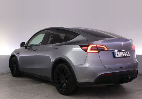 Tesla Model Y, 2023 3