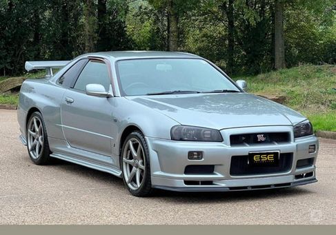 Nissan Skyline, 2000