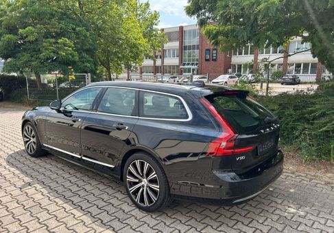 Volvo V90, 2021