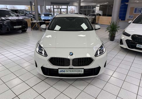 BMW 120, 2025