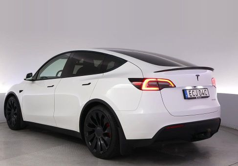 Tesla Model Y, 2024 3
