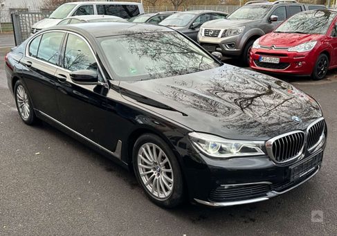 BMW 740, 2018