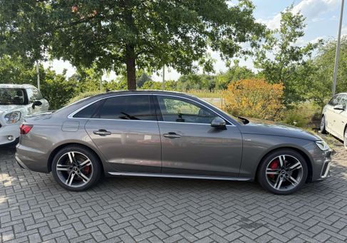 Audi A4, 2021