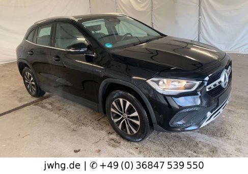 Mercedes-Benz GLA 250, 2021