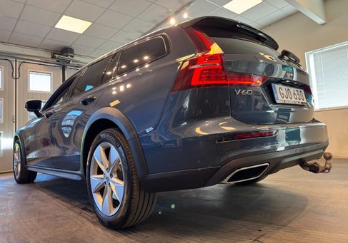 Volvo V60 Cross Country, 2022