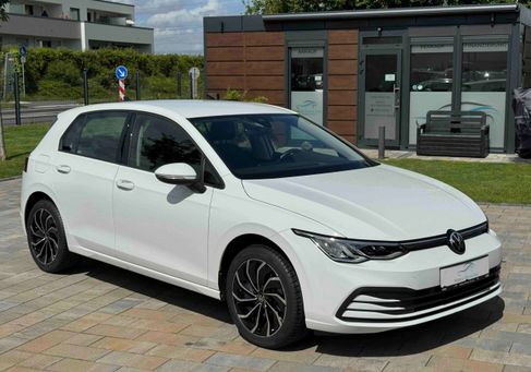 Volkswagen Golf, 2023 3