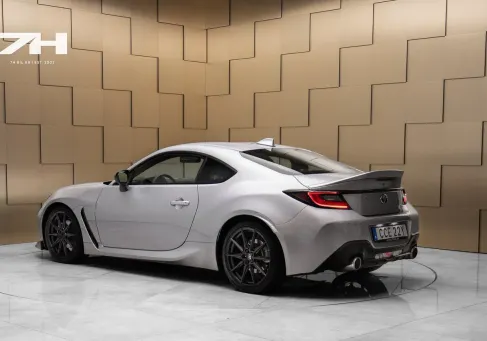 Toyota, 2022 3