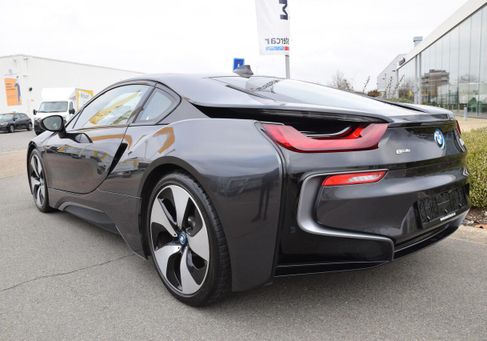 BMW i8, 2014