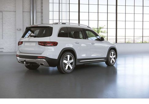 Mercedes-Benz GLB 200, 2023