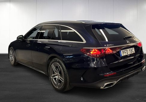 Mercedes-Benz E 300, 2024 3