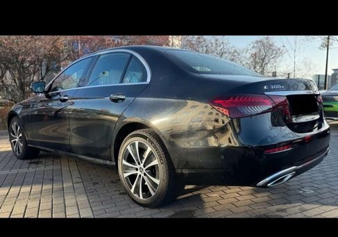 Mercedes-Benz E 300, 2022