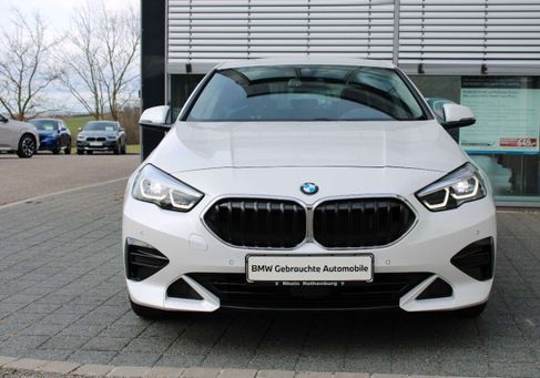 BMW 218, 2022