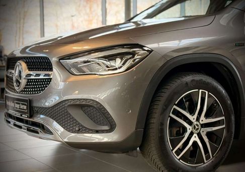 Mercedes-Benz GLA 250, 2021