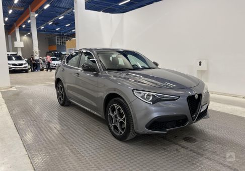 Alfa Romeo Stelvio, 2017