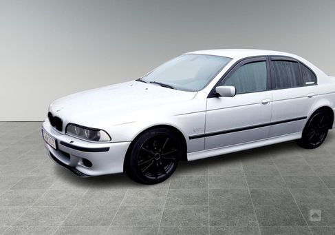 BMW 525, 2003