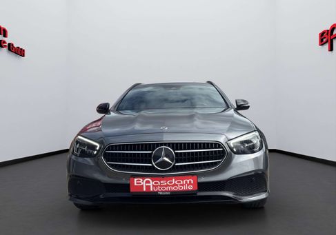Mercedes-Benz E 200, 2022 2