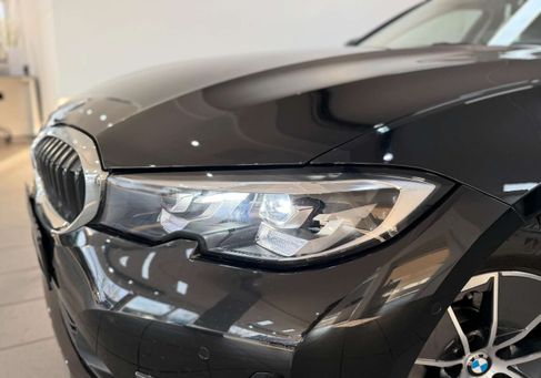 BMW 318, 2022