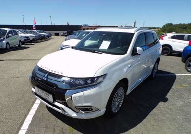 Mitsubishi Outlander, 2020