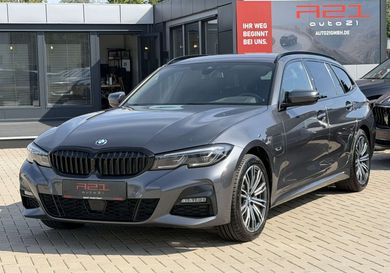 BMW 330, 2022
