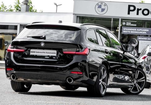 BMW 330, 2022