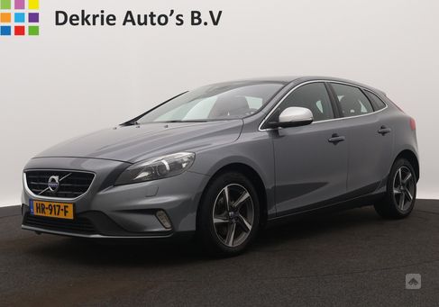 Volvo V40, 2015