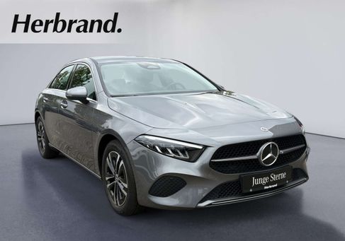 Mercedes-Benz A 200, 2025