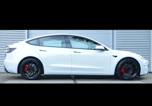 Tesla Model 3, 2025