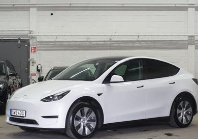 Tesla Model Y, 2023