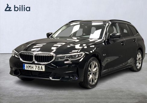 BMW 330, 2022
