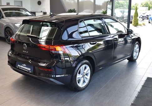 Volkswagen Golf, 2022
