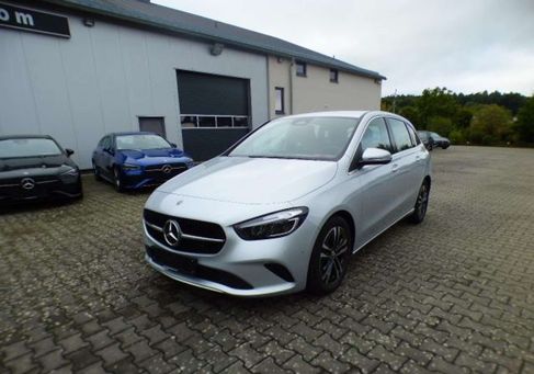 Mercedes-Benz B 180, 2023