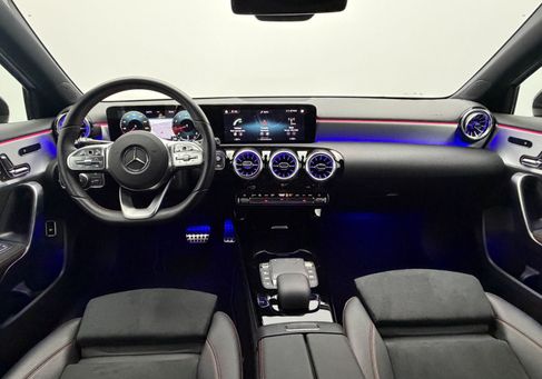 Mercedes-Benz A 200, 2021