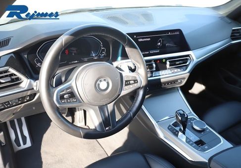 BMW 330, 2021
