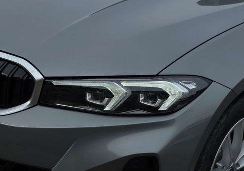 BMW 330, 2022