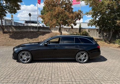 Mercedes-Benz E 220, 2018 3