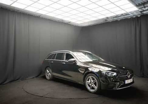 Mercedes-Benz E 300, 2023 3