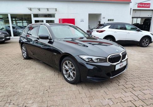 BMW 320, 2022 3
