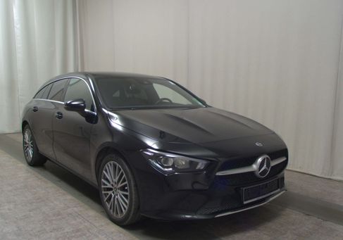 Mercedes-Benz CLA 200, 2022