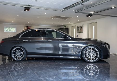 Mercedes-Benz E 300, 2023 2